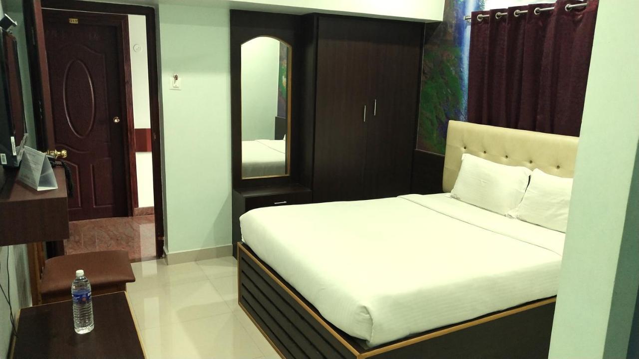 Apple Park Annexe Hotel Tiruchirappalli Luaran gambar
